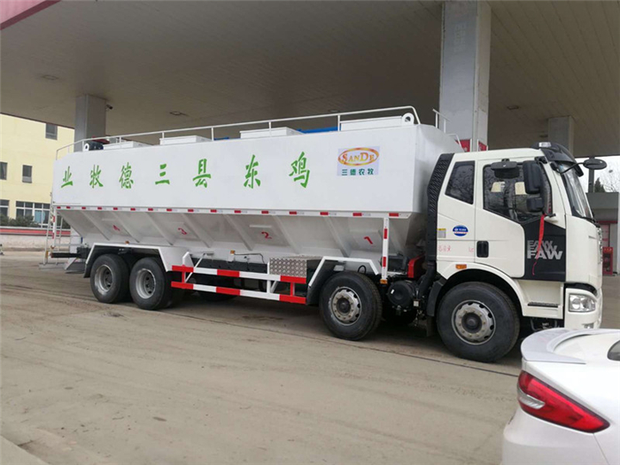 一汽解放前四后八40方（20噸）電動飼料車